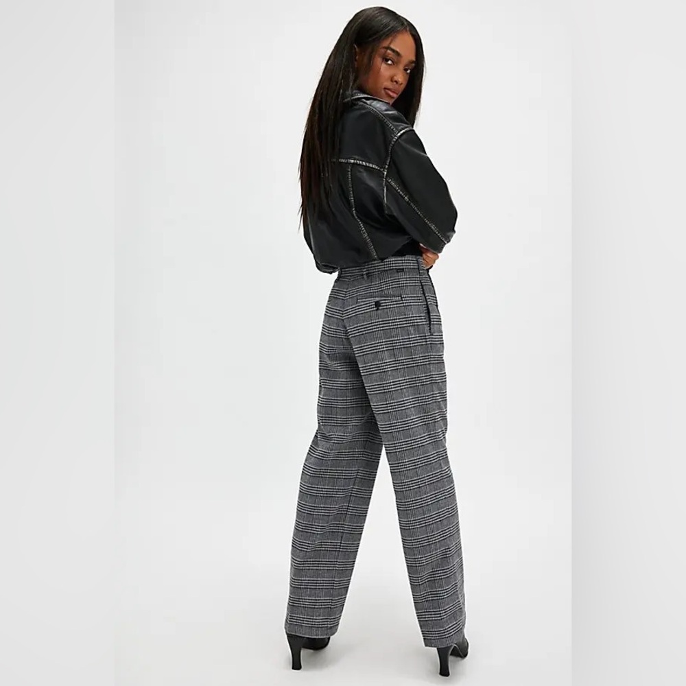 Dockers Original High Pleated Wide-Leg Trousers - Picture 2 of 4